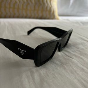 Prada Sunglasses like new PR 08YS with case